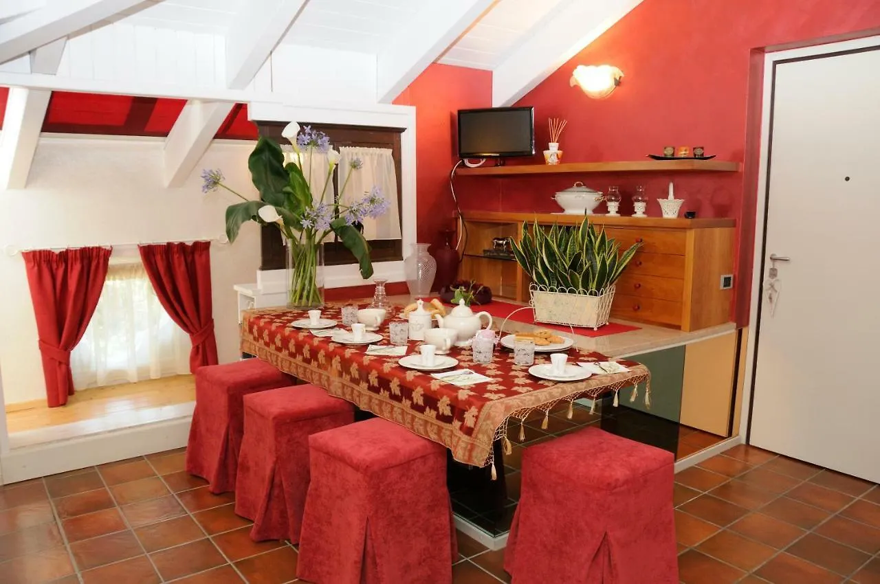 Villa Callas 16 Sirmione 0*,  Italy